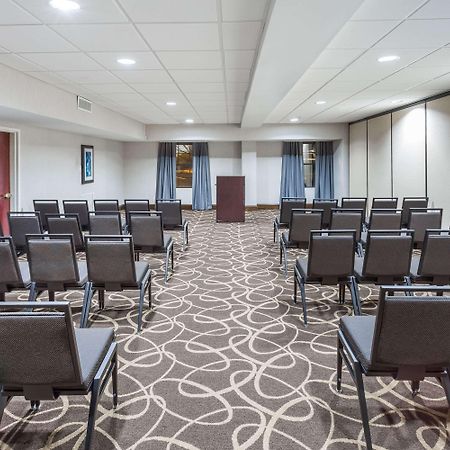 Hotel Wingate By Wyndham Highpoint Exterior foto