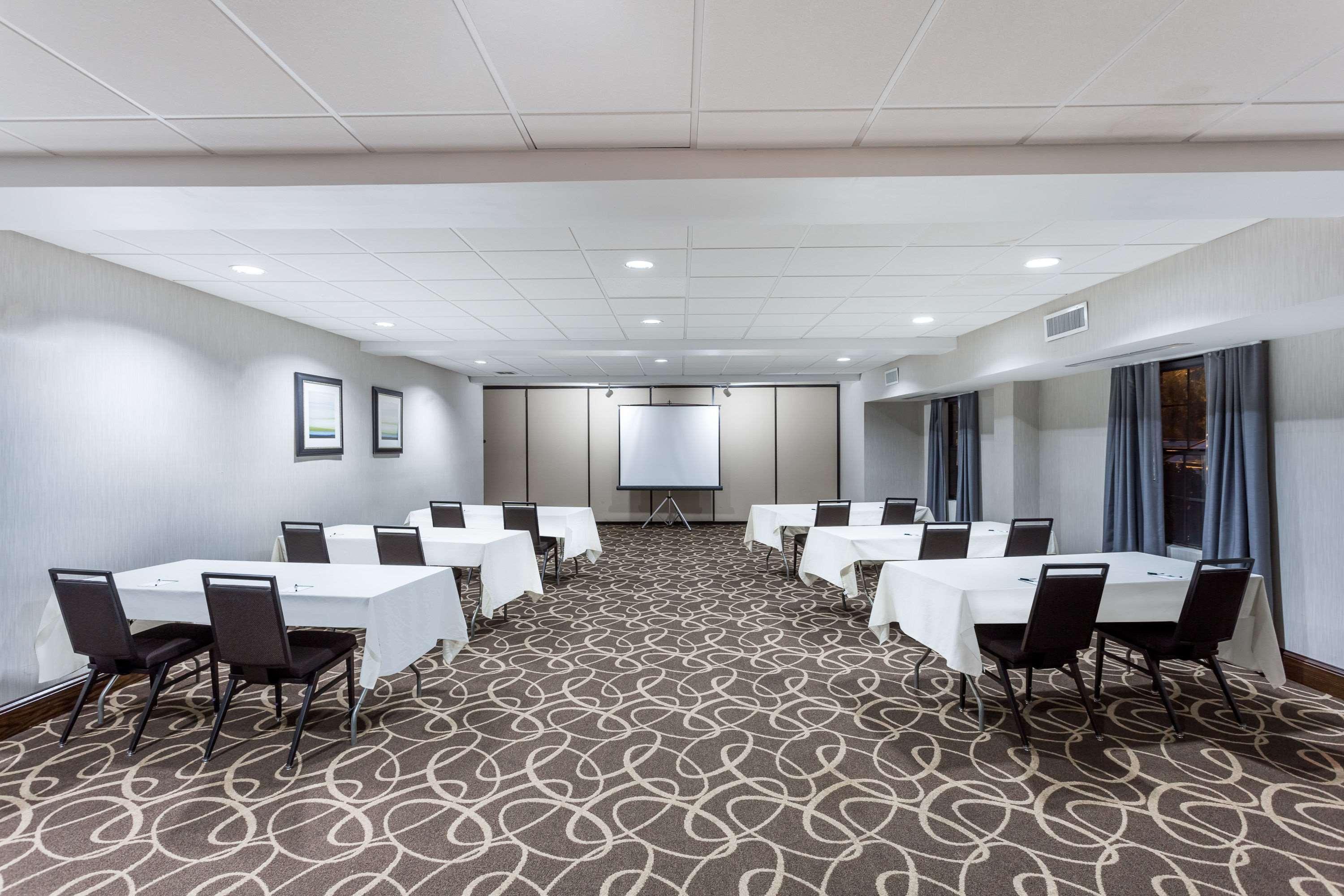 Hotel Wingate By Wyndham Highpoint Exterior foto