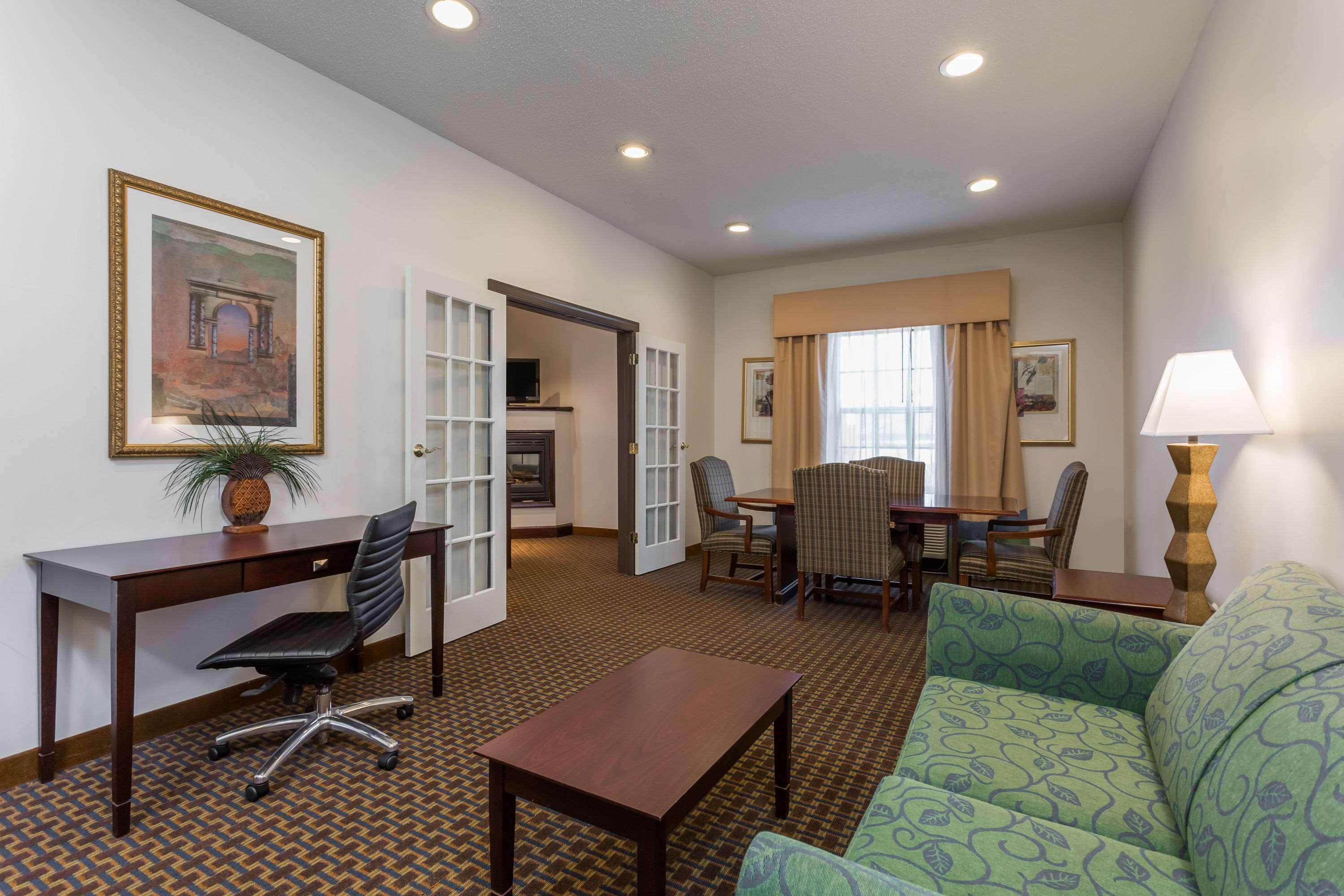 Hotel Wingate By Wyndham Highpoint Exterior foto