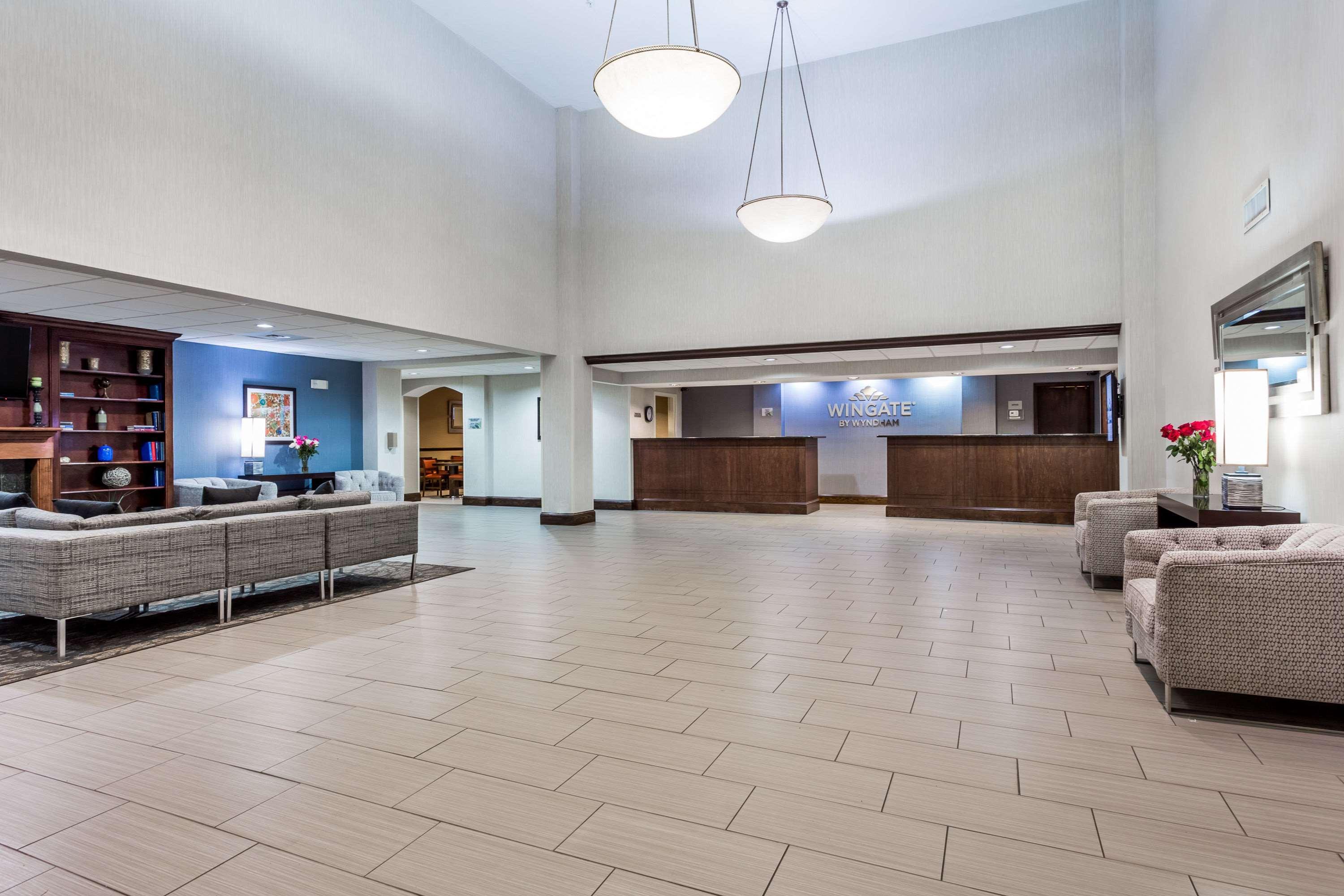 Hotel Wingate By Wyndham Highpoint Exterior foto